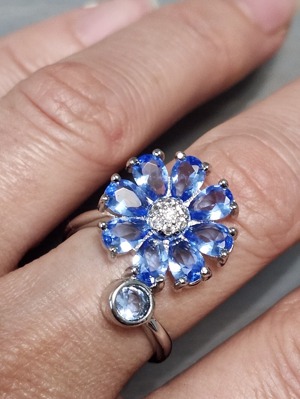 2.00 ctw Tanzanite Silver Flower Ring size 7.5